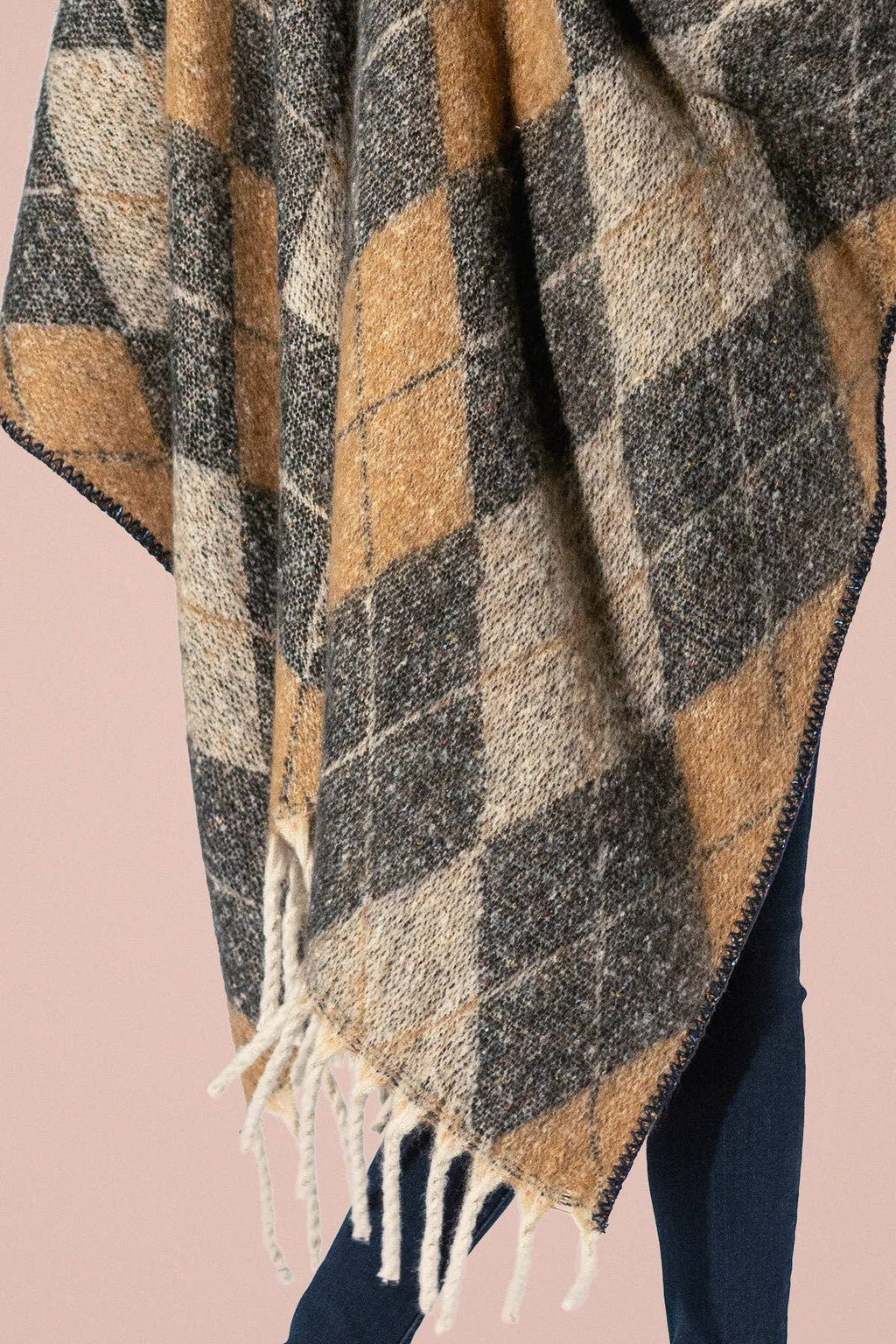 Yarn-dyed Argyle Pattern Ruana